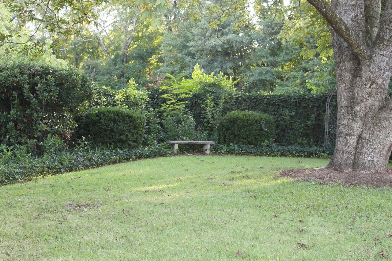 The Gables Inn And Gardens Ward Exterior photo